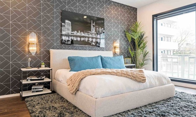 Eighth Avenue Apartamento | New Build w Pool/Walk to Broadway!