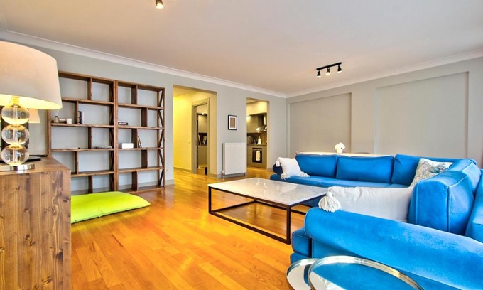 Cihangir Apartamento | New Build with Modern Amenities and Balcony