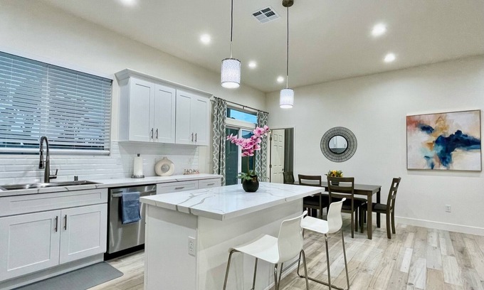 Tustin Casa | #New Built#3BR#Private Hm 🏠 ,Tustin, Irvine,Disney, Convention, Golf & Beaches!