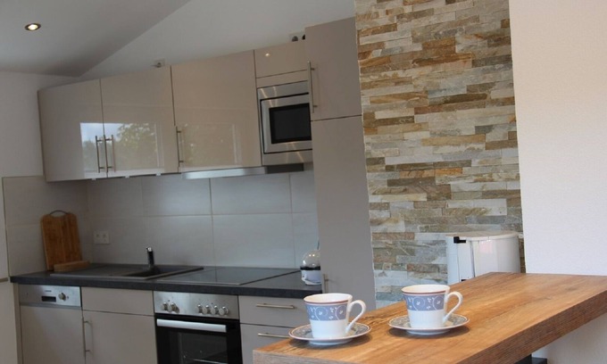 Uehlingen-Birkendorf Apartamento | NUEVA comodidad **** estrellas construido - apartamento con balcón