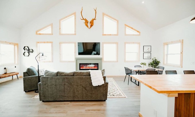 Como Cabina | New Cabin I Game Room I King Beds I Mountains