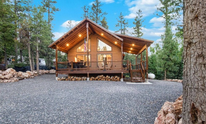 Meadow View Heights Cabina | NEW Cabin Near Southern Utah's Best National Parks