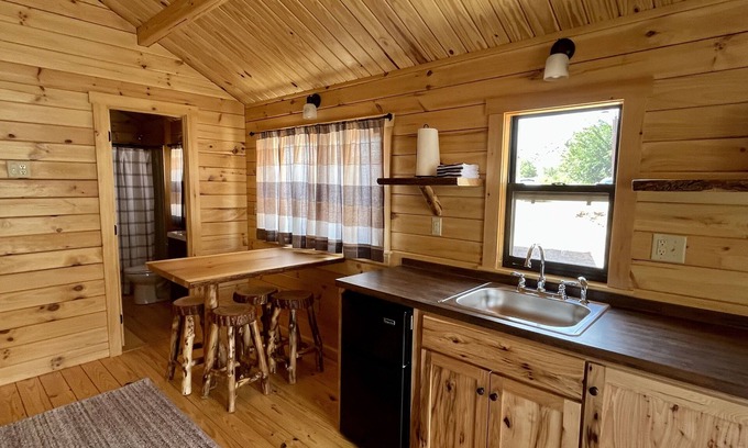 Zion National Park South Entrance Cabina | New Cabins in Springdale, Utah. 1/2 mile to entrance of Zion National Park!