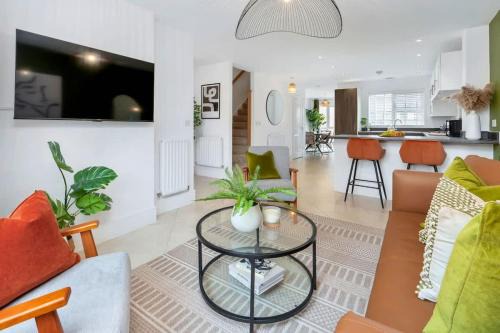 Stoke-on-Trent Casa | NEW Canalside House/3 Bedroom House in Stoke-on-Trent