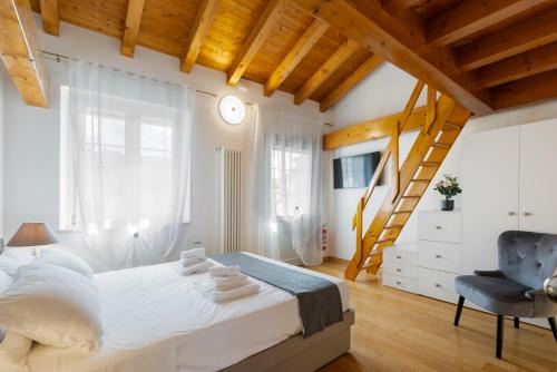 Gorizia Apartamento | NEW! Casa Giulia - a 1 min da Piazza Vittoria con terrazza e parcheggio privato