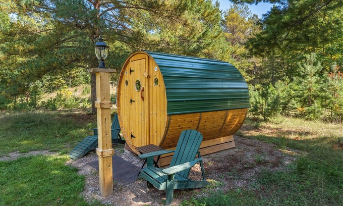 Rhinelander Cabaña | Cabaña moderna en el lago privado - ¡Relajación de Northwoods!