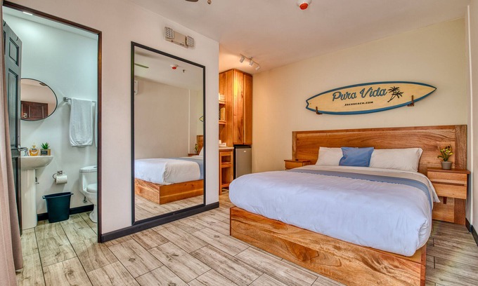Jacó Apartamento | New Center of Jaco 1bd/1ba Luxe Private Apt w/AC