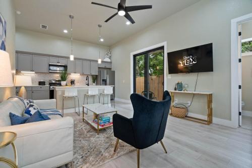 St. Johns Casa | New & Central 2BR Home with Patio