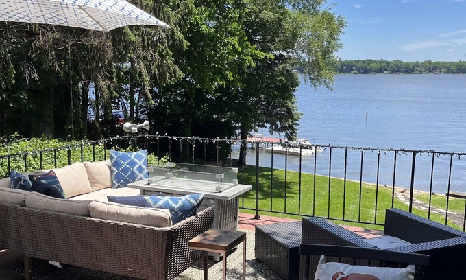 Solon Mills Casa | NEW! Chain O’ Lakes Getaway: Waterfront Fun