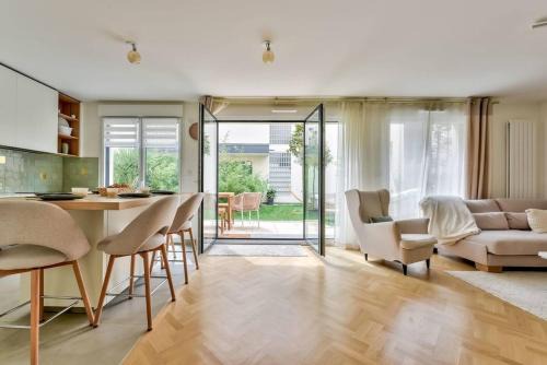 Republique–Point-du-Jour Apartamento | New Charming Duplex Flat and Garden Oasis-Boulogne