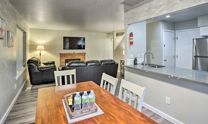University Place Casa | NEW! Charming University Place Getaway w/ Deck!