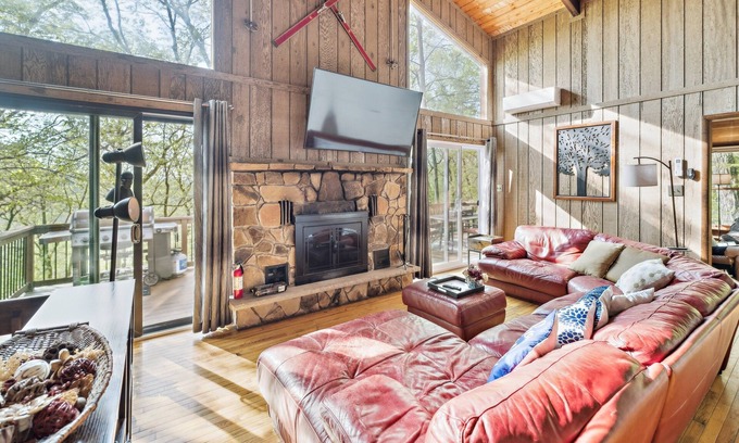 Bushkill Chalet De Esquí | NEW! Charming Porter House in the heart of the Poconos