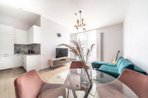 Jurmala Apartamento | New Comfortable 2 Bedroom Cottage w/Big Terrace
