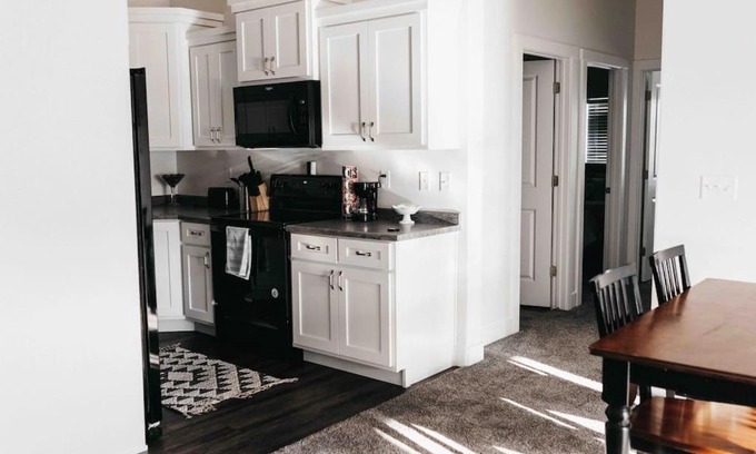 Logan Casa | NEW CONDO Cache Valley 3BR 2BA - Sleeps 7