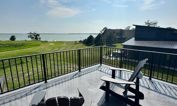 Arlington Cabina | NEW construction 3-bedroom cabin at beautiful Lake Albert with lake access