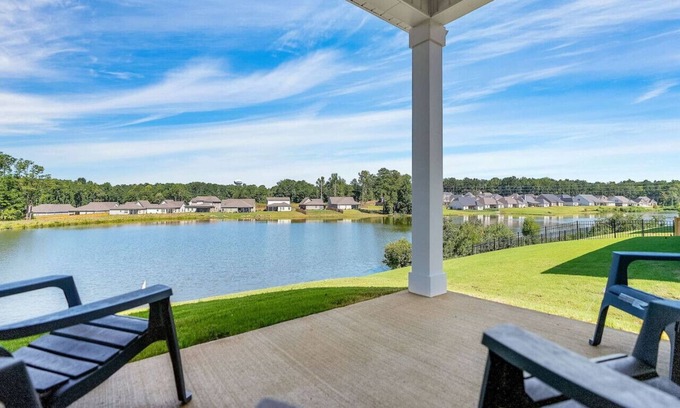 Auburn - Opelika Casa | New Construction 4 bedroom Home on Lake/Pool in AU