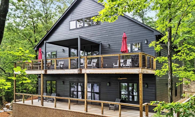 Houston Casa | NEW Construction! 5 bedroom 5 bathroom, private boat slip, 200 ft of shoreline