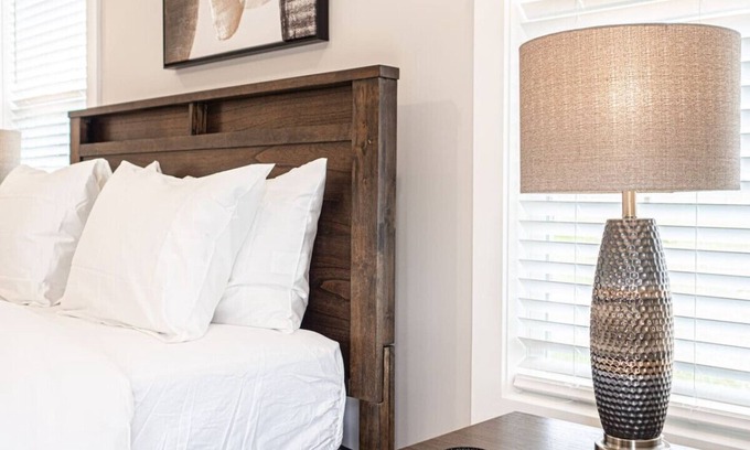 Evansville Condominio | New Construction | New Furnishings | Luxury Unit