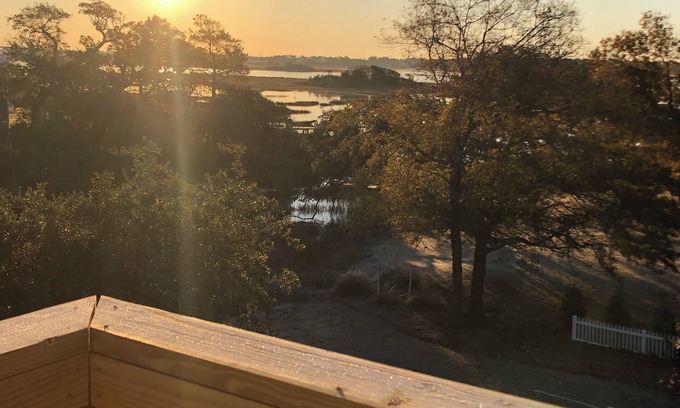 Cedar Point Casa | NEW Construction, pet friendly with gorgeous water views