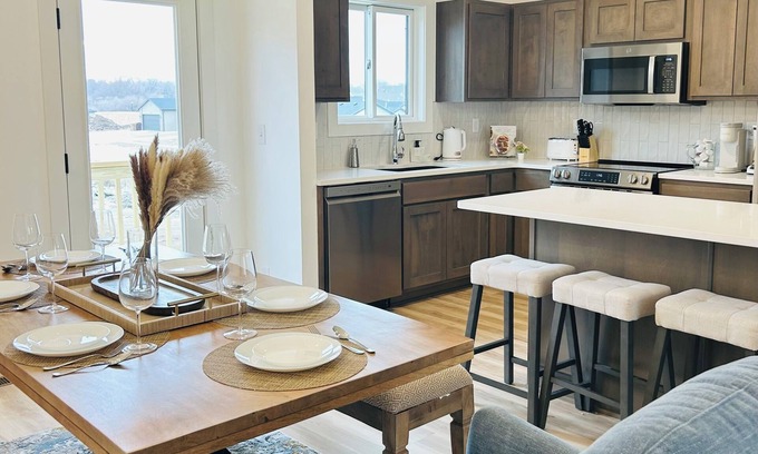 Lincoln Casa | New construction, Sunset views