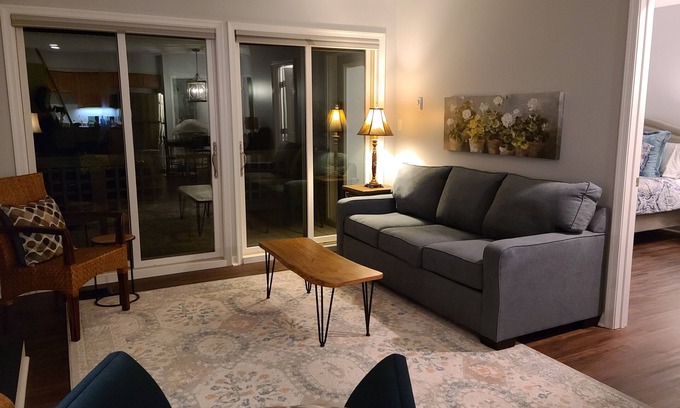 Nellysford Condominio | Pet-Friendly Wintergreen Piso / 1BD / 2BA - Reserva ahora para la temporada de esquí!
