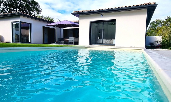 Morieres-les-Avignon Villa | NEW CONTEMPORARY VILLA WITH SWIMMING POOL - 6 PEOPLE
