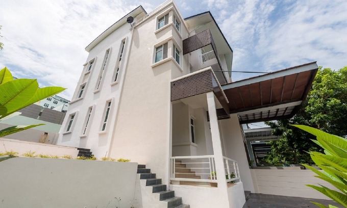 Tanjung Bungah Casa | New Corner Shamrock Beach Villas Seaview