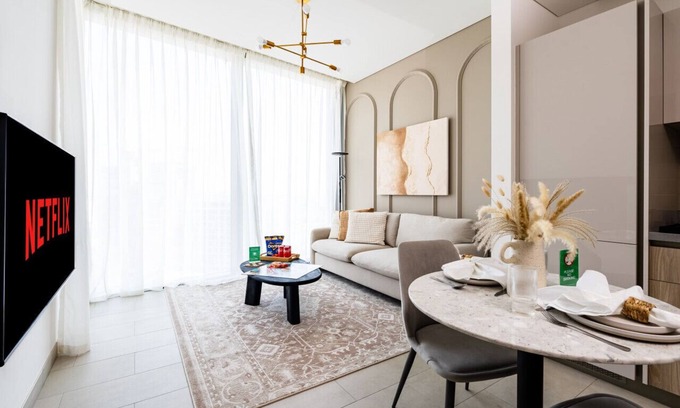 Nad Al Sheba Apartamento | New Cosy 1BR with Pool & Gym in City Centre