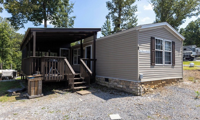 Benton Apartamento | New Cottage 8 at the King Creek Lodge and Marina