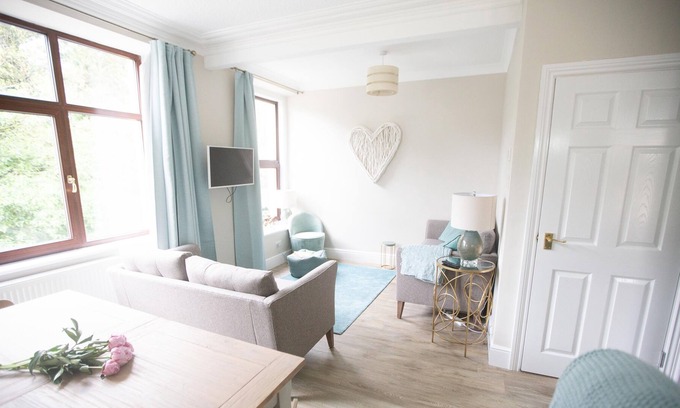 Cregneish Cabaña | New - Cottage next to sandy beach