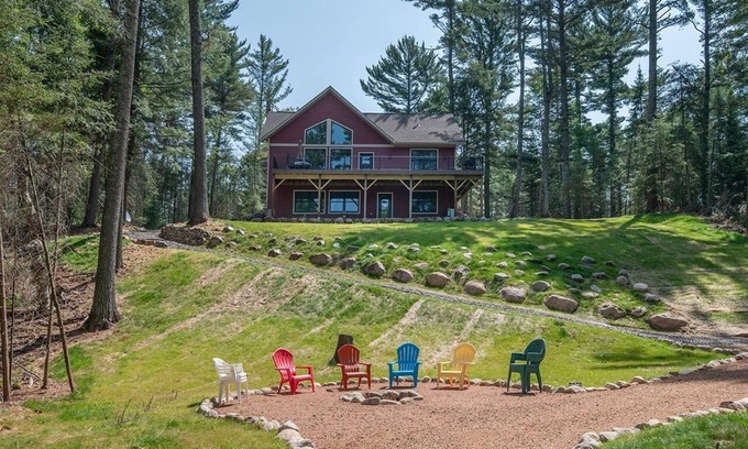 St Germain Cabina | New & Cozy Cabin on Lake Content w/ 170' of Sand/Swimming Frontage!