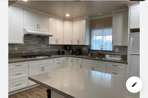 Rosemead Casa | New! Cozy Gated 3BR, 2BA Vacation Home