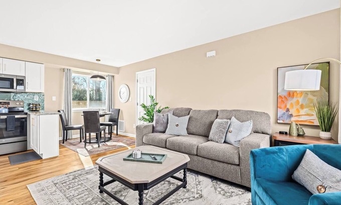 Roseville Apartamento | New Cozy Lower Flat in Roseville