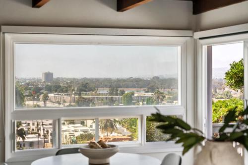 Point Loma Heights Casa | NEW Cozy Modern Home with Hot Tub and Ocean Views