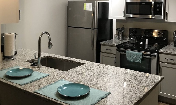Huber Heights Apartamento | *New* Cozy One bedroom with Beautiful Pool