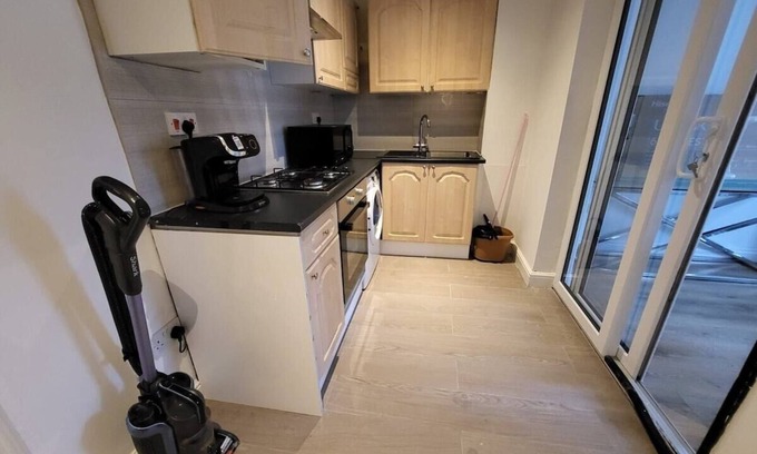 Broad Green Apartamento | New Croydon:Near Waddon Station!