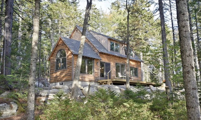 Ellsworth Cabina | NEW custom cabin on private cove! Gateway to Acadia! 3 acres! Family friendly!