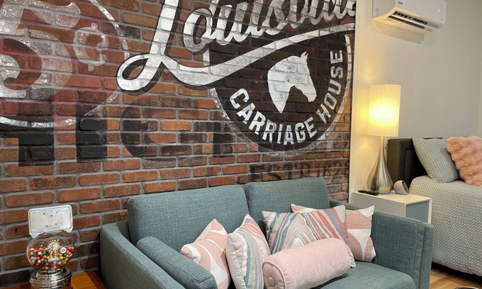 Deer Park Cabaña | New Custom & Creative Louisville Carriage House: expansive deck, wifi, walkable