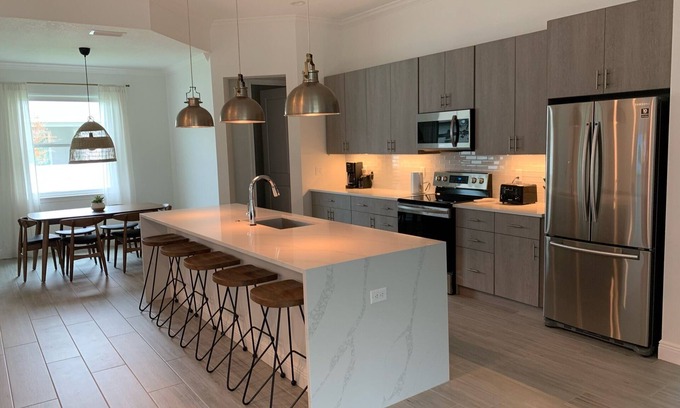 Osprey Casa | New Custom Smart Home Sarasota Family Getaway
