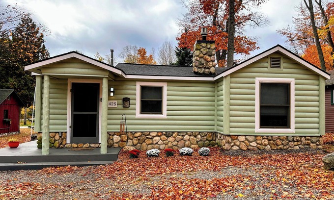 Northport Cabaña | New! Cute 2-bedroom cottage in quaint Northport