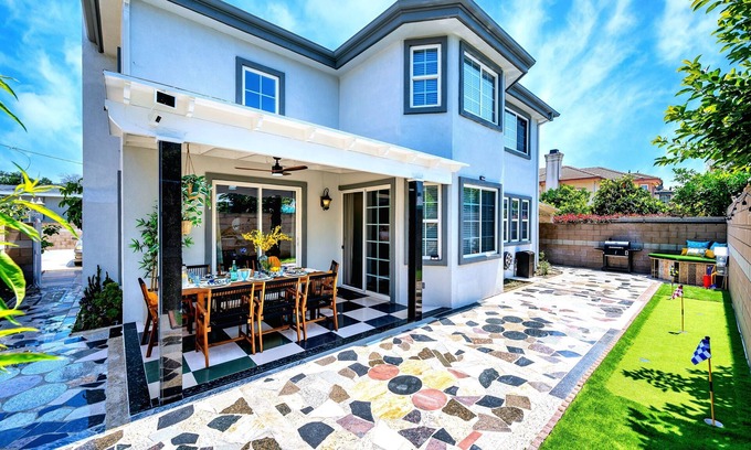 El Monte Casa | New Designer Home Retreat 16 ppl near Disney Universal DTLA and Beaches.