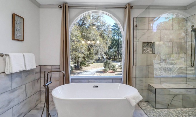 Savannah Casa | New DOCK- Wilmington River- 5 BR/4BA Home - New Booking Discount Pricing