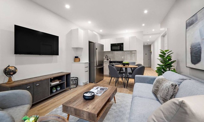 International District Apartamento | Luxury MTL Old port 2 BR 2 BA Apartment