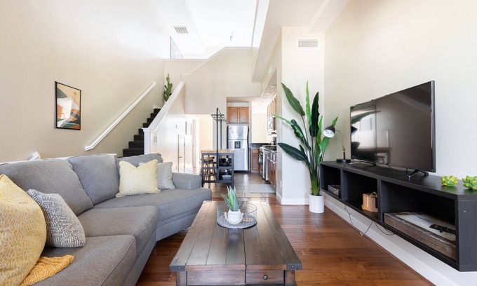 Riverside Casa | ¡NUEVO! Downtown Tempe Loft - Camine hasta ASU y Mill Ave.