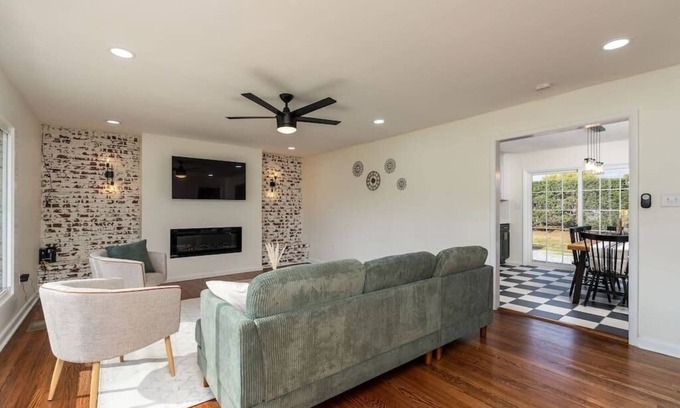Bluff City Casa | *NEW* Dragster Dream House: 3BD/2BA + Game Room