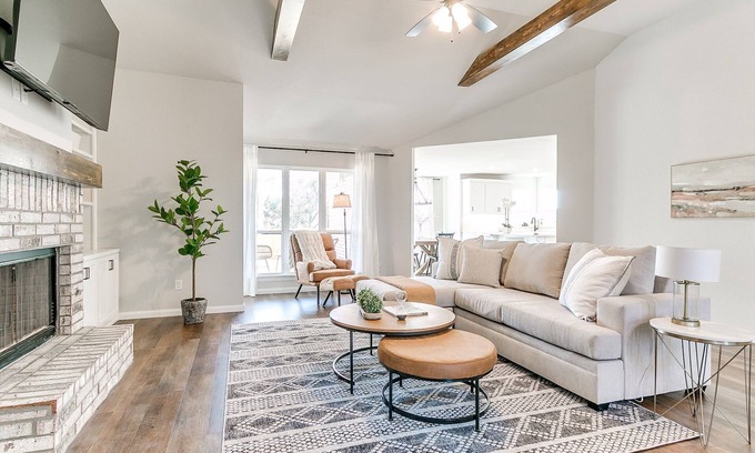 Broken Arrow Casa | New Dream Home in Broken Arrow!