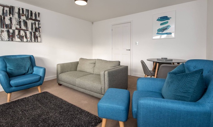 Durham Apartamento | Nuevo patio de Durham: perfecto para las personas que visitan / trabajan en Durham