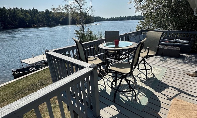 Barrington Casa | Nueva Inglaterra Lake House Vacation