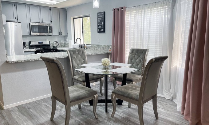 North Highlands Casa | NEW Entire beautiful 2 bedroom house.