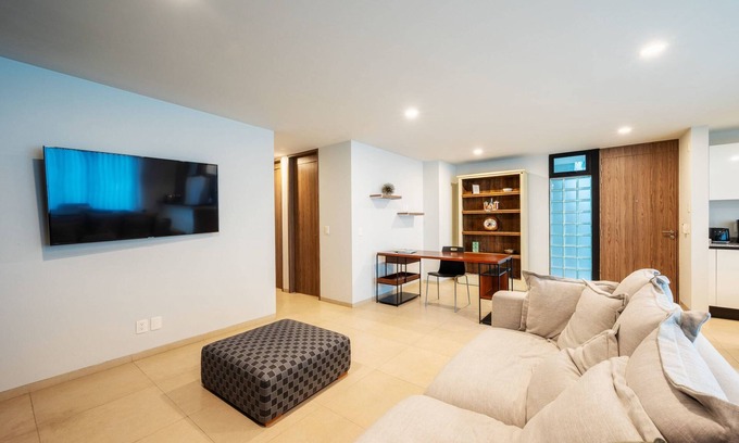 Coyoacán Condominio | NEW Equipped Condo w/GYM & Roof